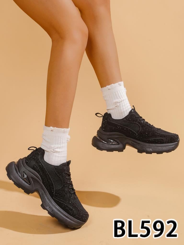 Buty sportowe damskie Roz 36-41 / 12 par 1